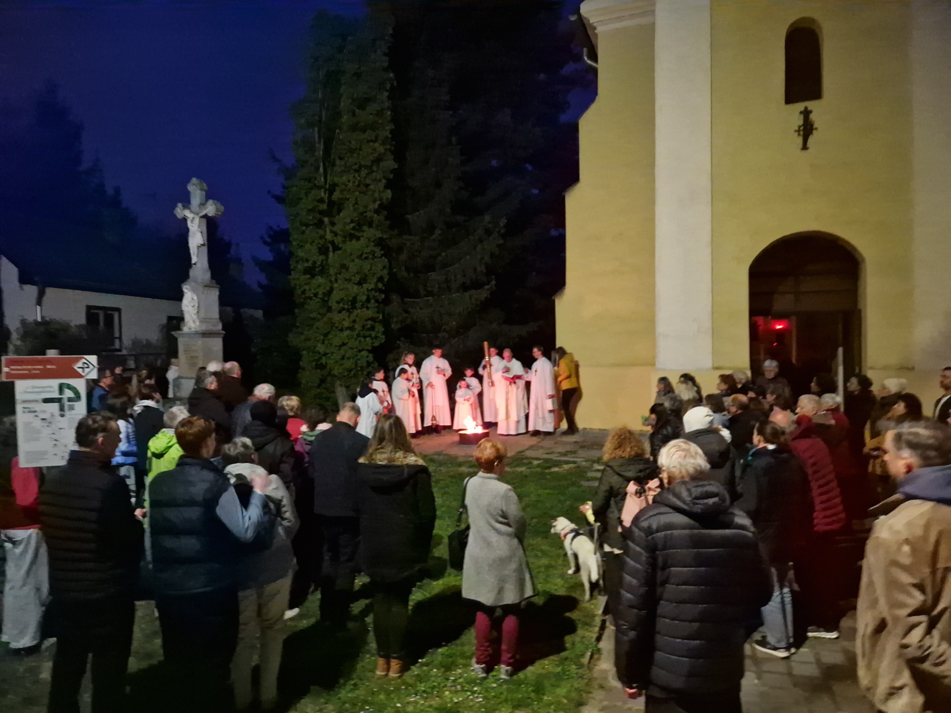 2026. április 4. Nagyszombat, húsvéti vigília, körmenet 1. rész